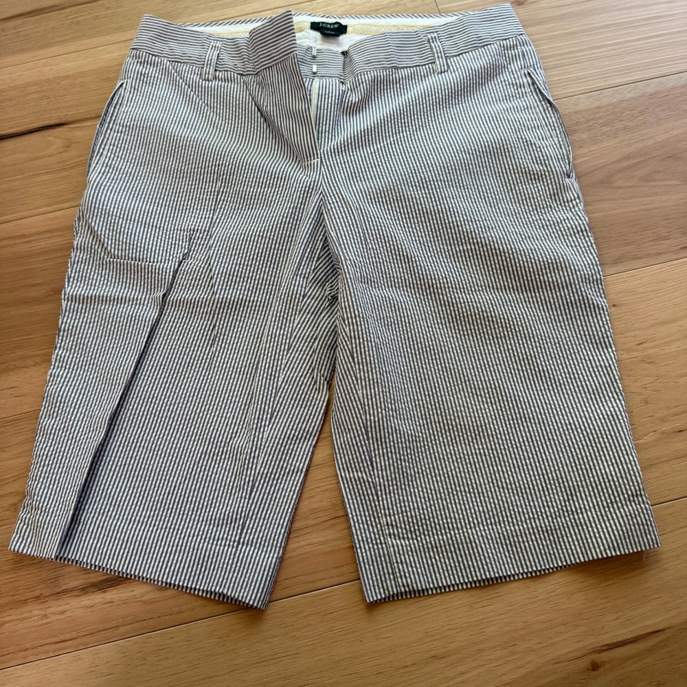 J.Crew Navy White Seersucker City Fit Bermuda Shorts Wms SZ 4 Knee Length